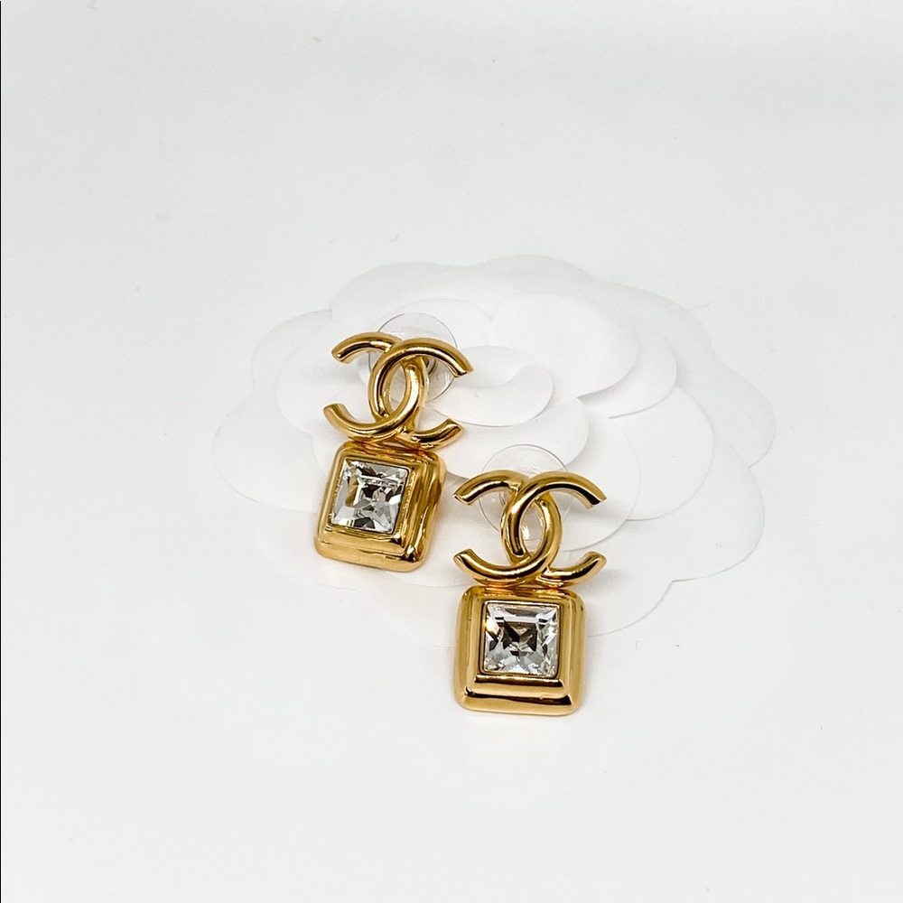 Chanel Gold With Crystal Earrings 20K